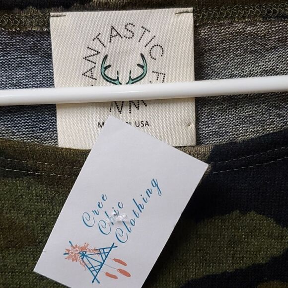 Fantastic Fawn camo long sleeve, NWT medium - Picture 2 of 5